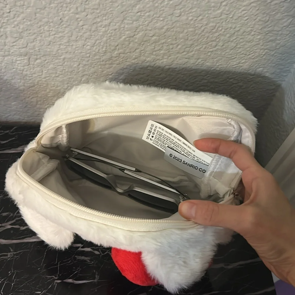 Forever 21 x Sanrio Hello Kitty plush makeup bag NWT